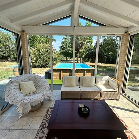 Grande Maison Avec Piscine Terrasse Et Veranda, Ideale En Famille Ou Entre Amis Ferienhaus Tonneins